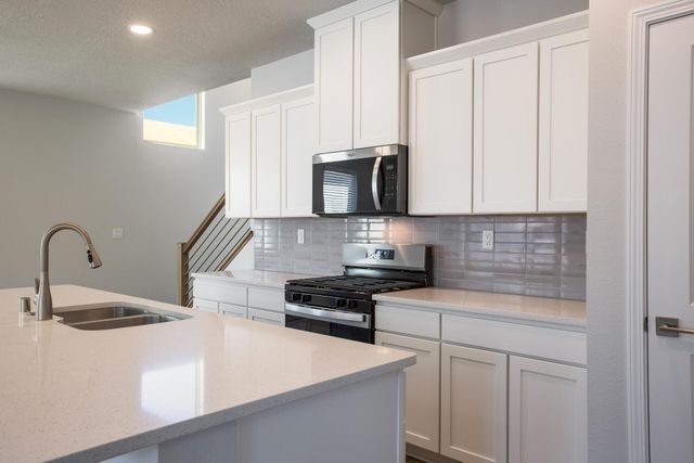 1517 Valle De Colores Street NW, Los Lunas, NM 87031