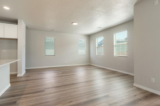 1517 Valle De Colores Street NW, Los Lunas, NM 87031