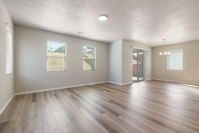 1517 Valle De Colores Street NW, Los Lunas, NM 87031