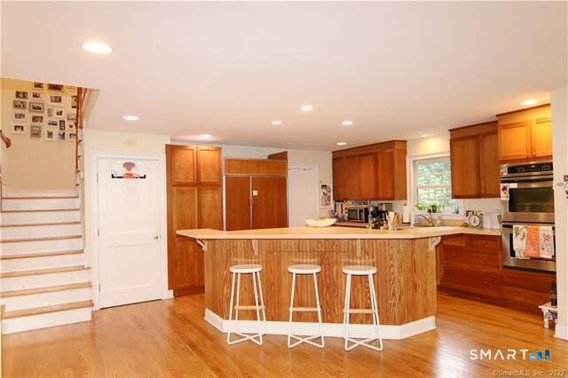 298 Erskine Road, Stamford, CT 06903