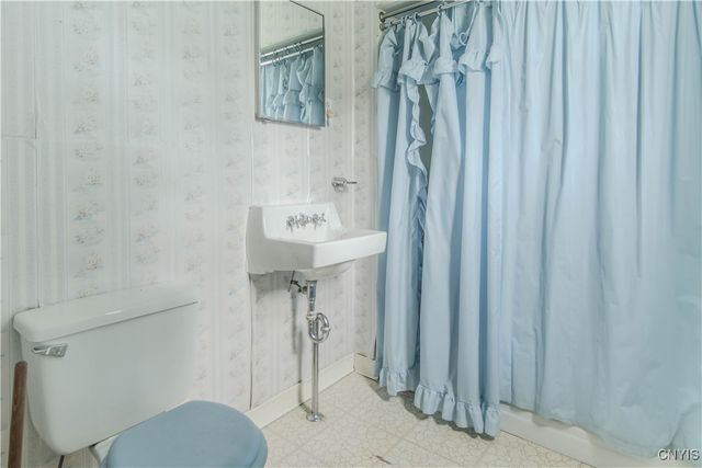 5 Church Street, Philadelphia, NY 13673