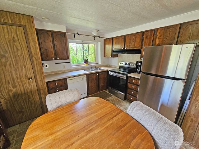 18125 Albany Street SW, Rochester, WA 98579