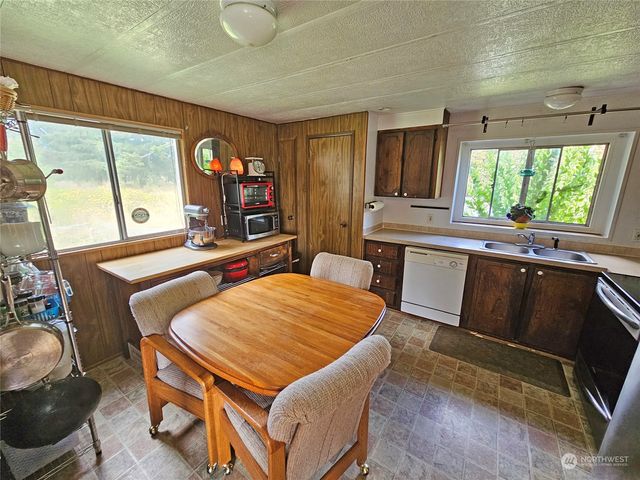 18125 Albany Street SW, Rochester, WA 98579
