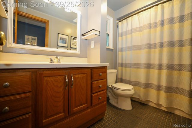 2926 Lansdowne Road, Waterford Charter Township, MI 48329