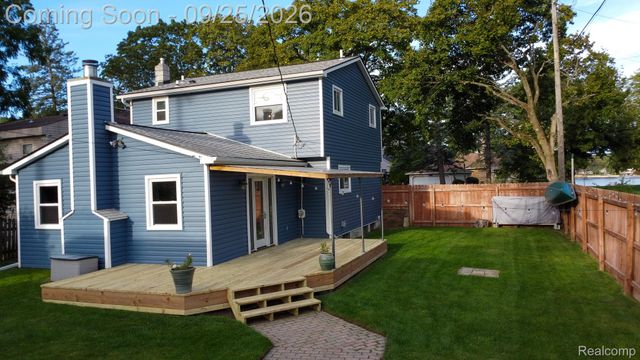 2926 Lansdowne Road, Waterford Charter Township, MI 48329