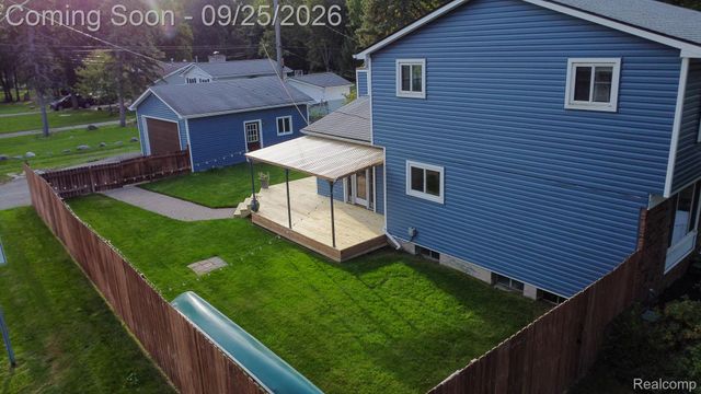 2926 Lansdowne Road, Waterford Charter Township, MI 48329