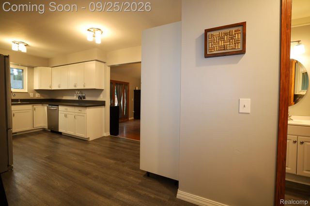 2926 Lansdowne Road, Waterford Charter Township, MI 48329