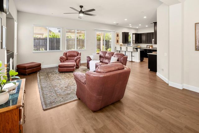 2024 Abby Gate Dr, Roseville, CA 95747