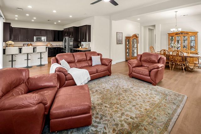 2024 Abby Gate Dr, Roseville, CA 95747