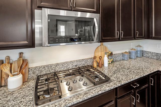 2024 Abby Gate Dr, Roseville, CA 95747