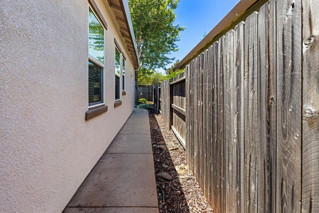 2024 Abby Gate Dr, Roseville, CA 95747
