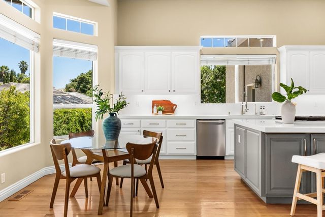 961 Oak Creek Court, Hollister, CA 95023
