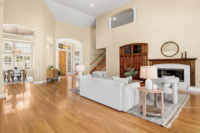 961 Oak Creek Court, Hollister, CA 95023