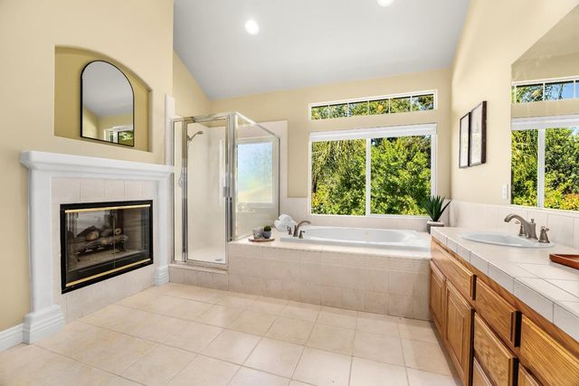 961 Oak Creek Court, Hollister, CA 95023