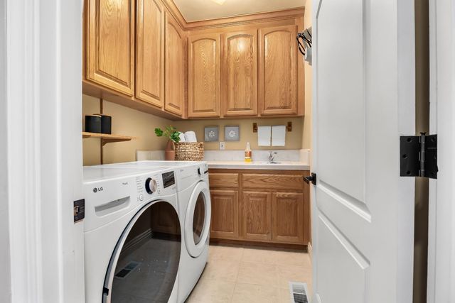 961 Oak Creek Court, Hollister, CA 95023