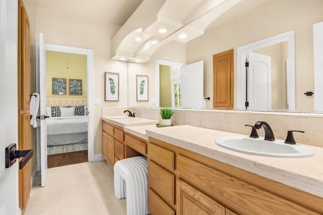 961 Oak Creek Court, Hollister, CA 95023