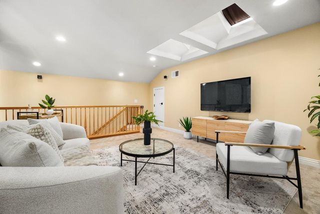 961 Oak Creek Court, Hollister, CA 95023