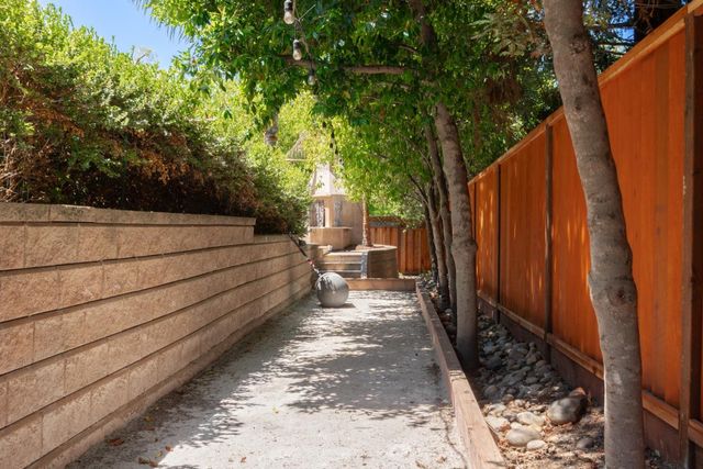961 Oak Creek Court, Hollister, CA 95023