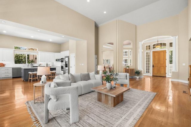 961 Oak Creek Court, Hollister, CA 95023
