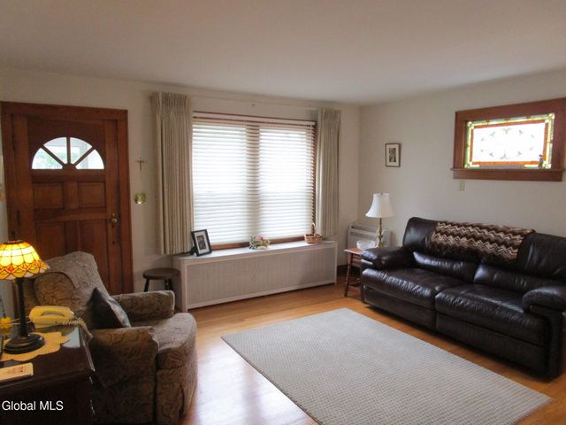 3025 Cox Avenue, Rotterdam, NY 12306