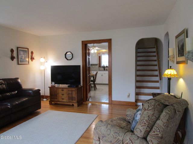 3025 Cox Avenue, Rotterdam, NY 12306