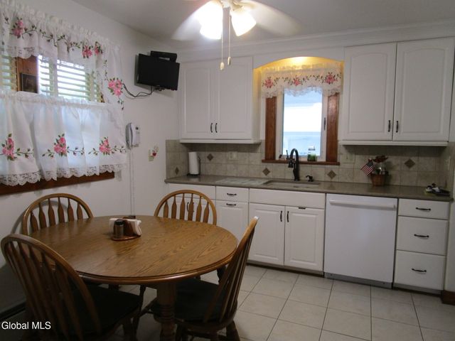 3025 Cox Avenue, Rotterdam, NY 12306