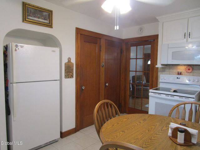 3025 Cox Avenue, Rotterdam, NY 12306