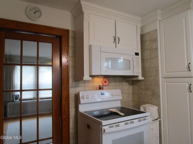3025 Cox Avenue, Rotterdam, NY 12306