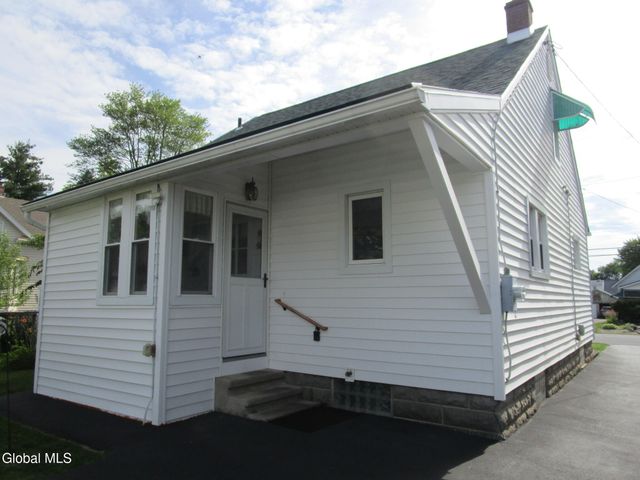 3025 Cox Avenue, Rotterdam, NY 12306
