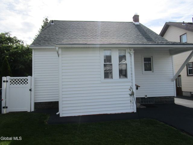 3025 Cox Avenue, Rotterdam, NY 12306