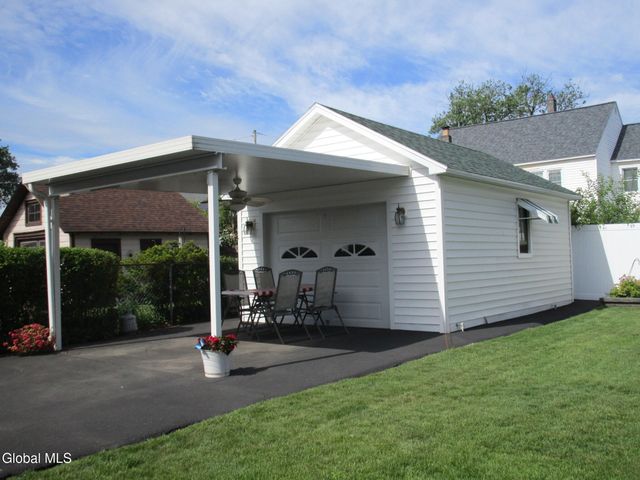 3025 Cox Avenue, Rotterdam, NY 12306