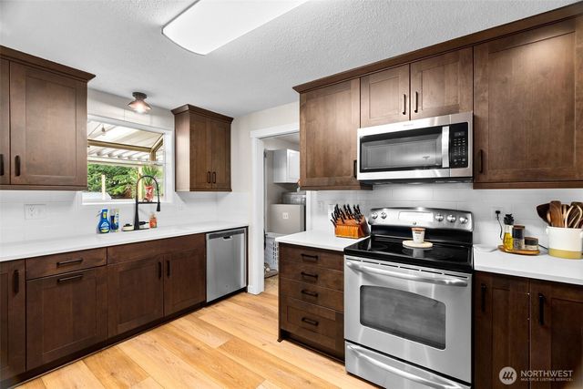 3924 18th Avenue NE, Olympia, WA 98506