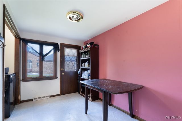 60 Brookedge Road, Cheektowaga, NY 14043