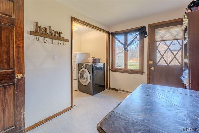 60 Brookedge Road, Cheektowaga, NY 14043