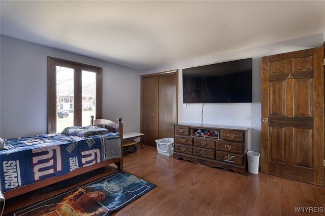 60 Brookedge Road, Cheektowaga, NY 14043