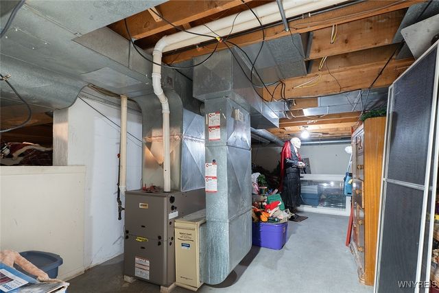 60 Brookedge Road, Cheektowaga, NY 14043