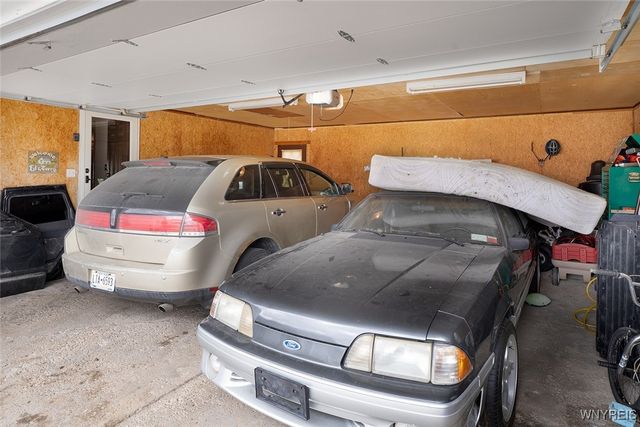 60 Brookedge Road, Cheektowaga, NY 14043