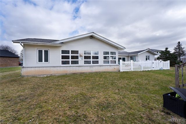 60 Brookedge Road, Cheektowaga, NY 14043