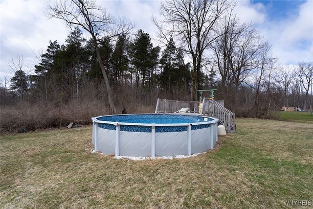 60 Brookedge Road, Cheektowaga, NY 14043