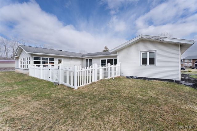 60 Brookedge Road, Cheektowaga, NY 14043