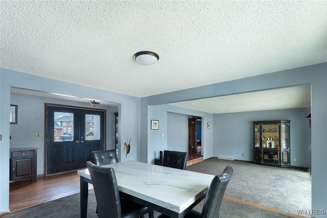 60 Brookedge Road, Cheektowaga, NY 14043