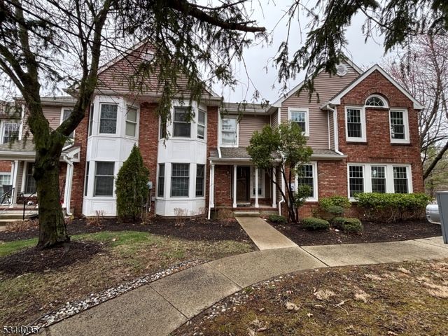 135 Hawthorne Ct, Rockaway Twp., NJ 07866