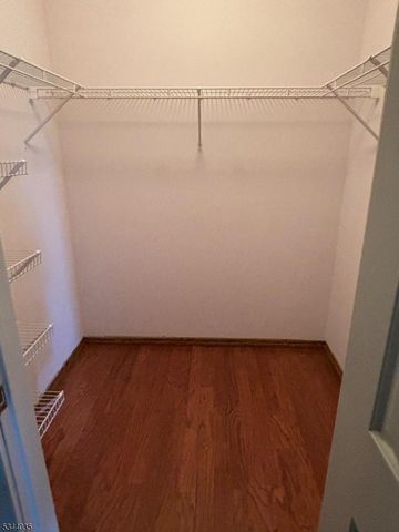 135 Hawthorne Ct, Rockaway Twp., NJ 07866