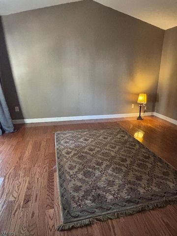 135 Hawthorne Ct, Rockaway Twp., NJ 07866