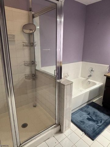 135 Hawthorne Ct, Rockaway Twp., NJ 07866