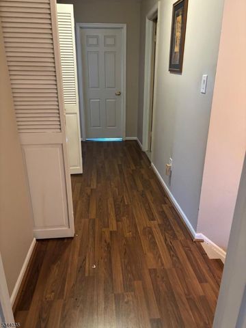 135 Hawthorne Ct, Rockaway Twp., NJ 07866