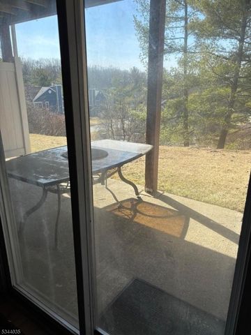 135 Hawthorne Ct, Rockaway Twp., NJ 07866