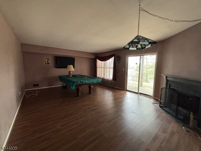 135 Hawthorne Ct, Rockaway Twp., NJ 07866