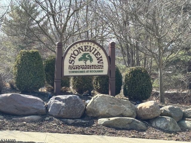 135 Hawthorne Ct, Rockaway Twp., NJ 07866