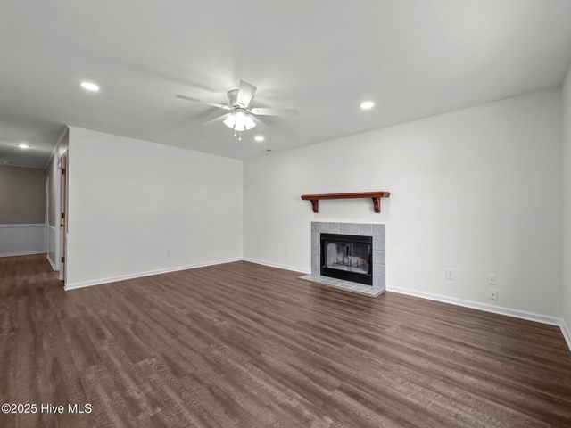 834 S Dogwood Lane, Swansboro, NC 28584